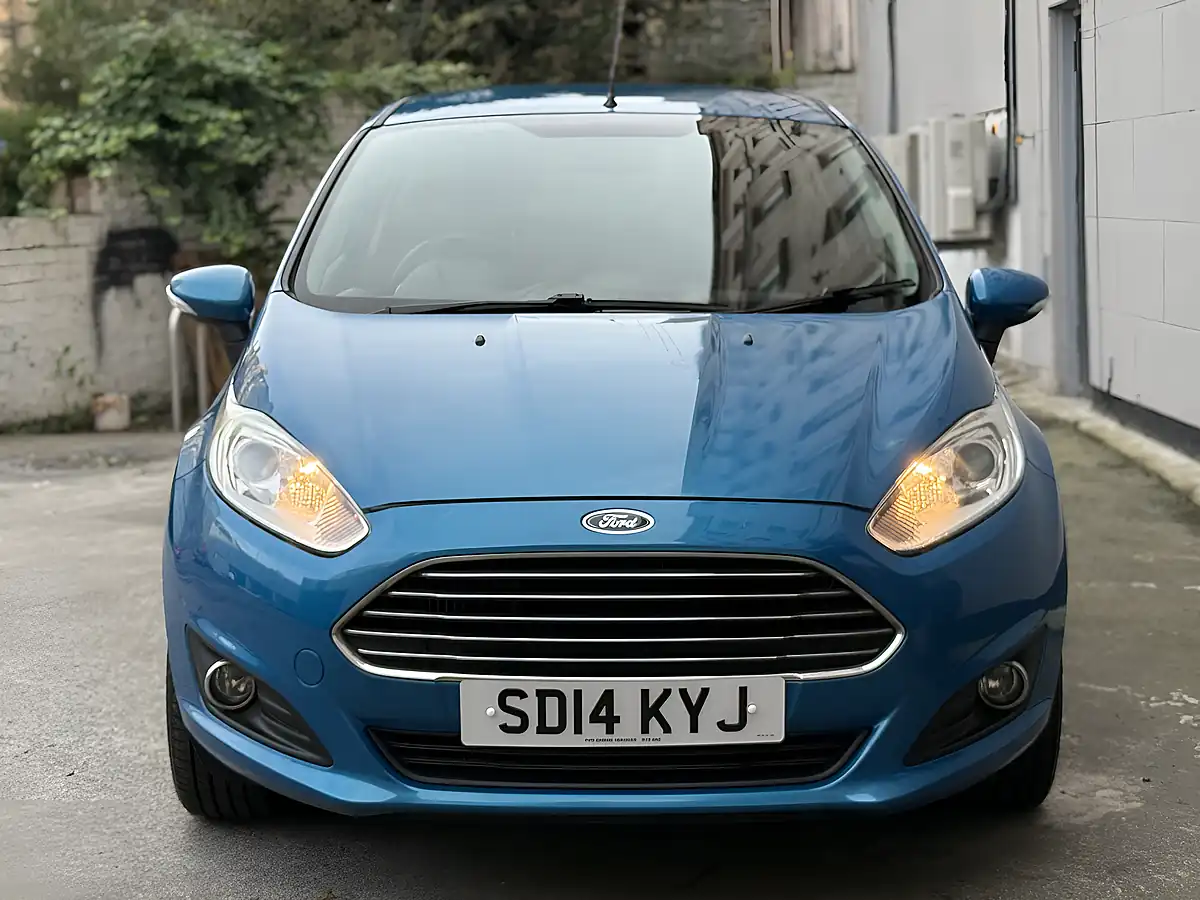 Used 2014 Ford Fiesta Zetec Blue - Interior and Exterior details 7