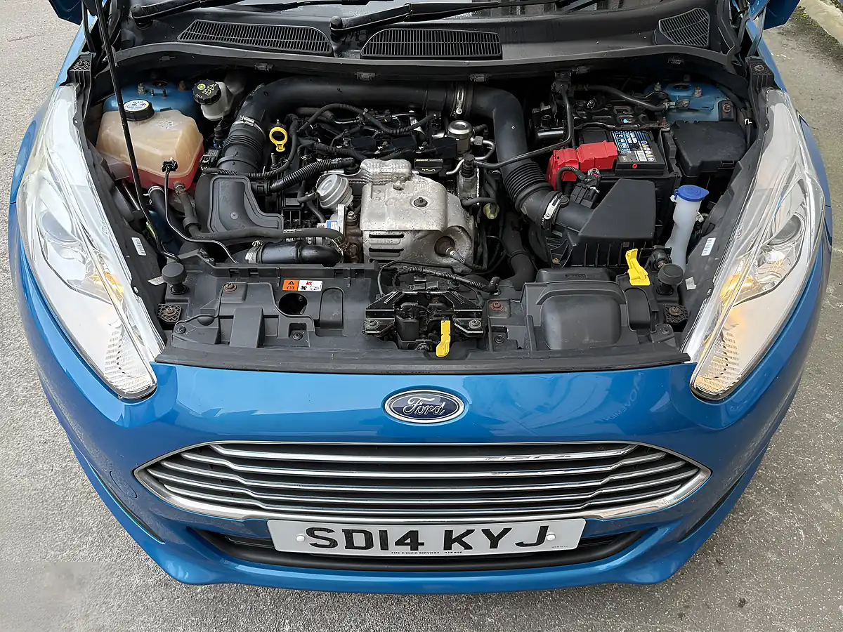 Used 2014 Ford Fiesta Zetec Blue - Interior and Exterior details 9