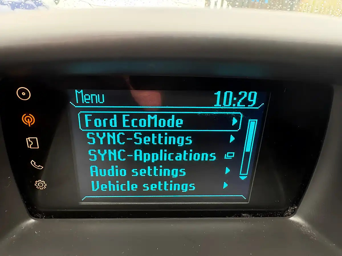 Used 2014 Ford Fiesta Zetec Candy Blue - Interior and Exterior details 11