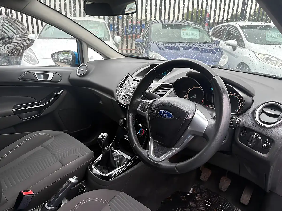 Used 2014 Ford Fiesta Zetec Candy Blue - Interior and Exterior details 12