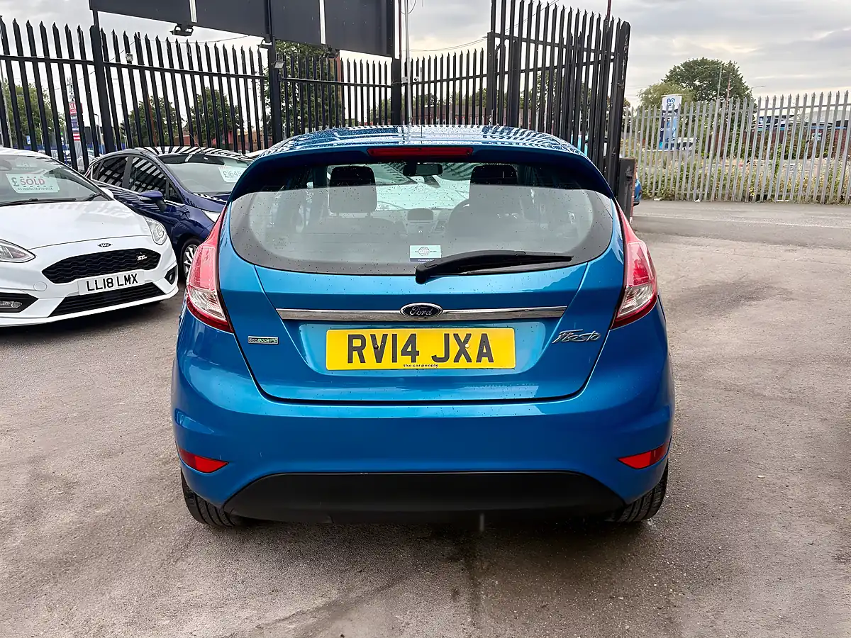 Used 2014 Ford Fiesta Zetec Candy Blue - Interior and Exterior details 16