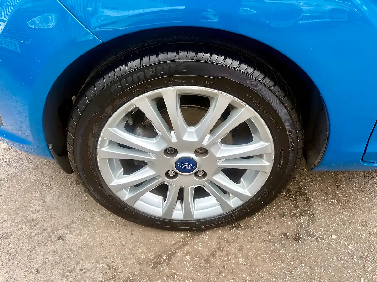 Used 2014 Ford Fiesta Zetec Candy Blue - Interior and Exterior details 19