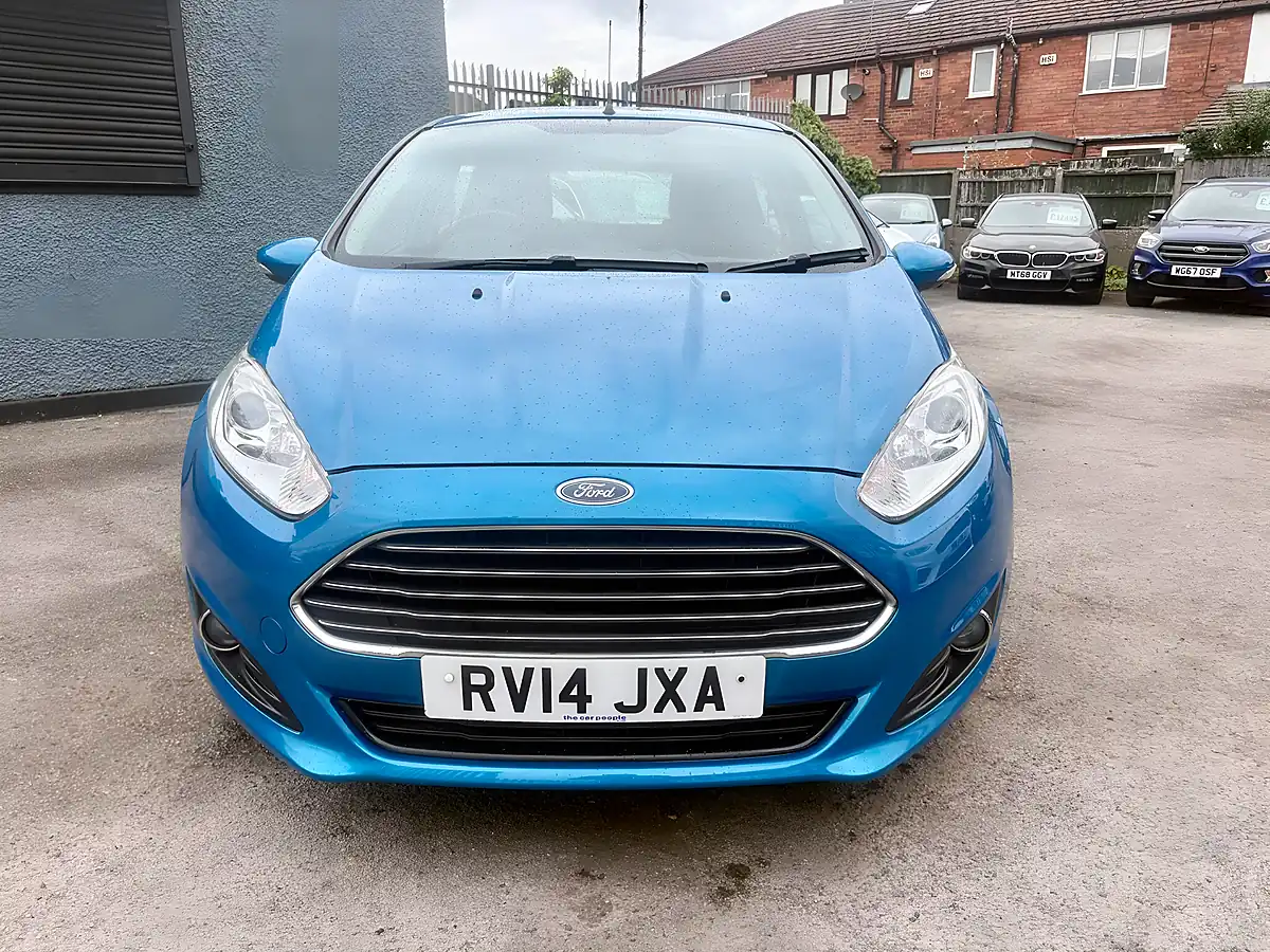 Used 2014 Ford Fiesta Zetec Candy Blue - Interior and Exterior details 20