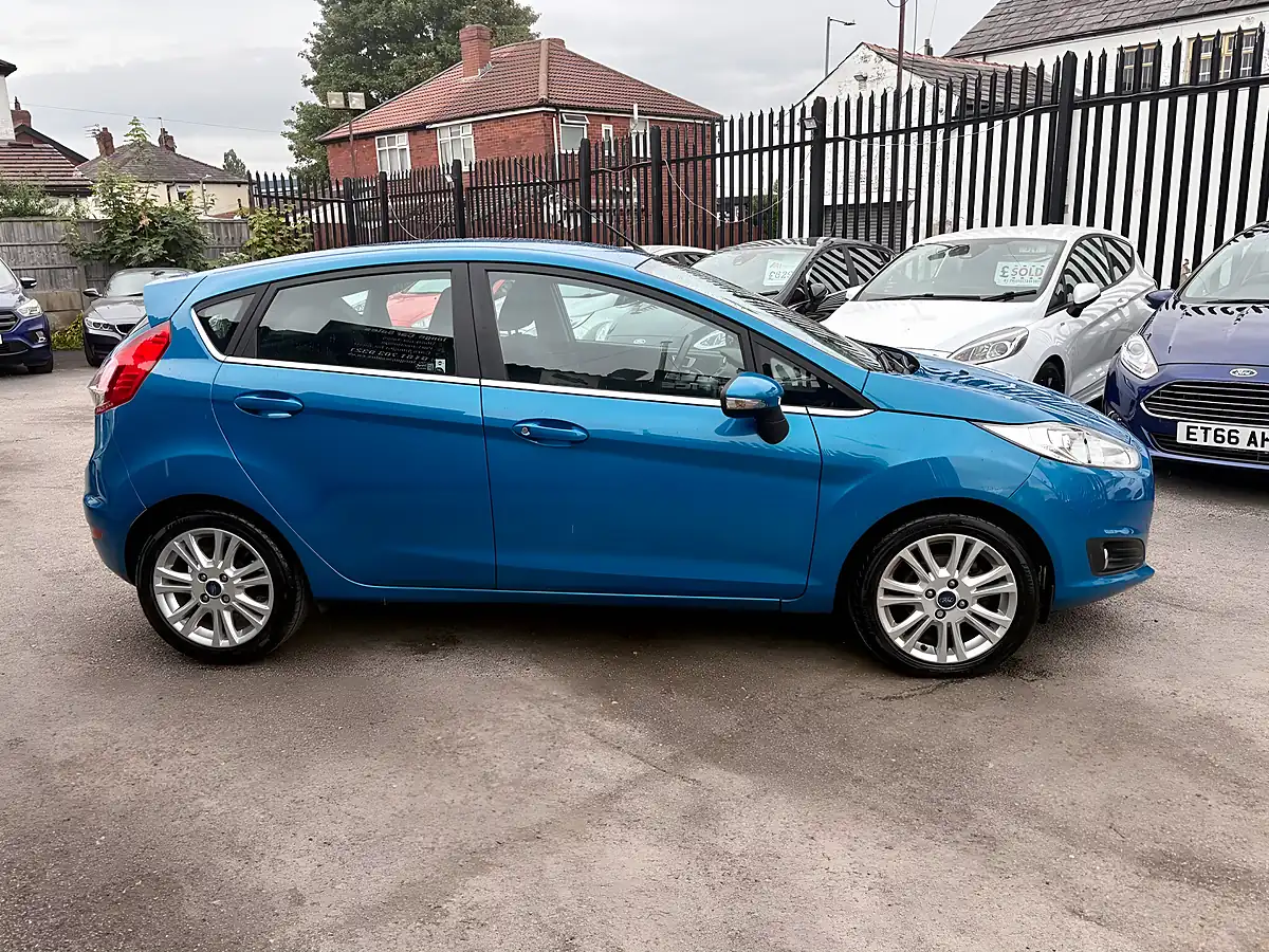 Used 2014 Ford Fiesta Zetec Candy Blue - Interior and Exterior details 6