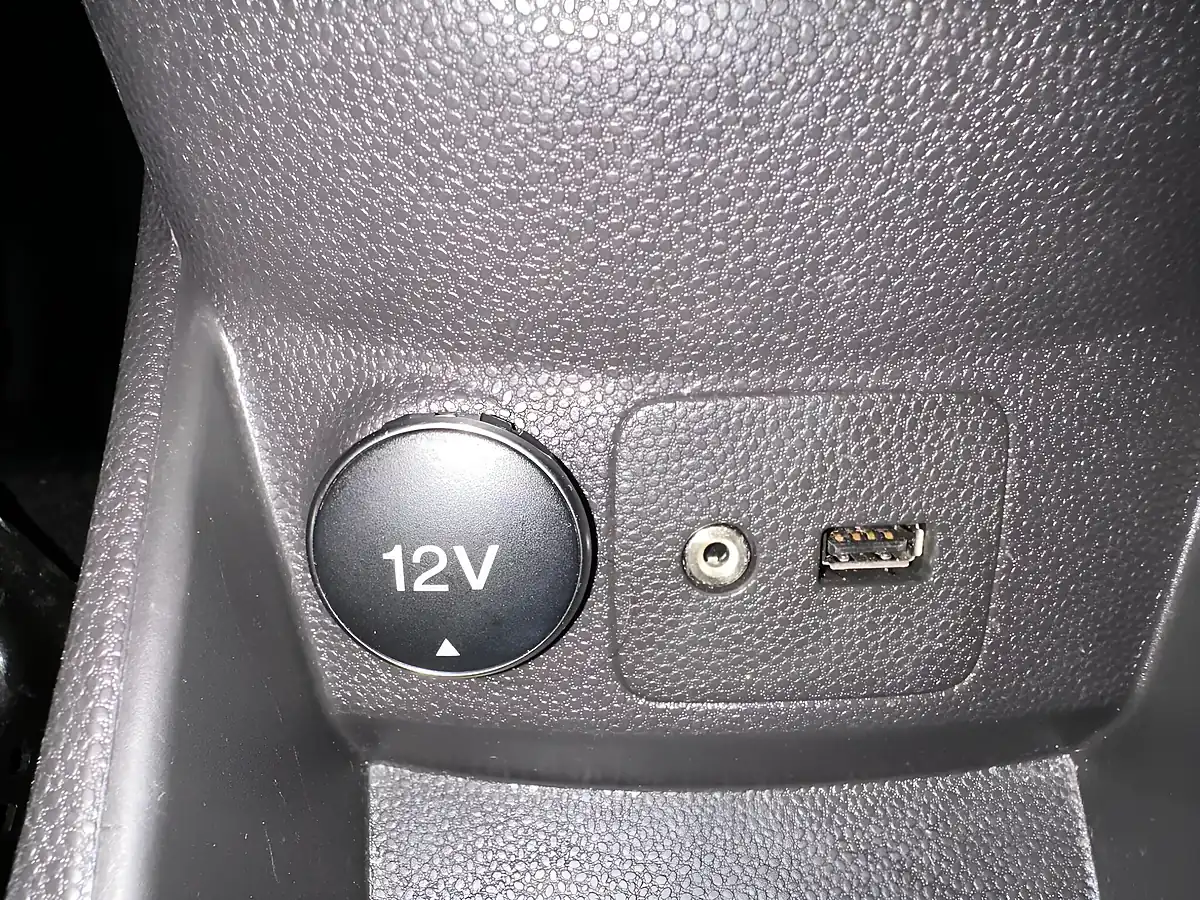 Used 2014 Ford Fiesta Zetec Candy Blue - Interior and Exterior details 14