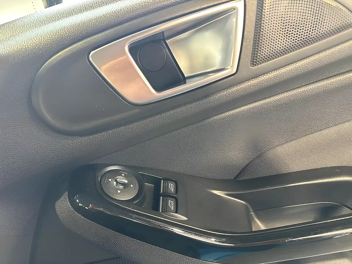 Used 2014 Ford Fiesta Zetec Candy Blue - Interior and Exterior details 16