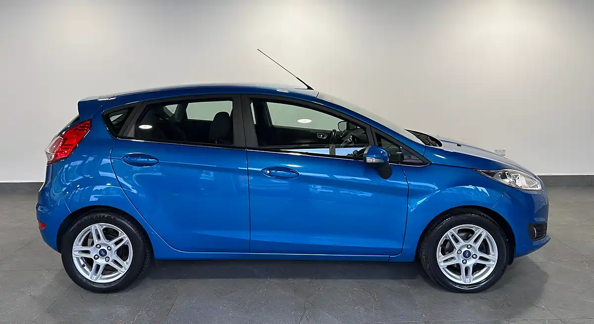 Used 2014 Ford Fiesta Zetec Candy Blue - Interior and Exterior details 2