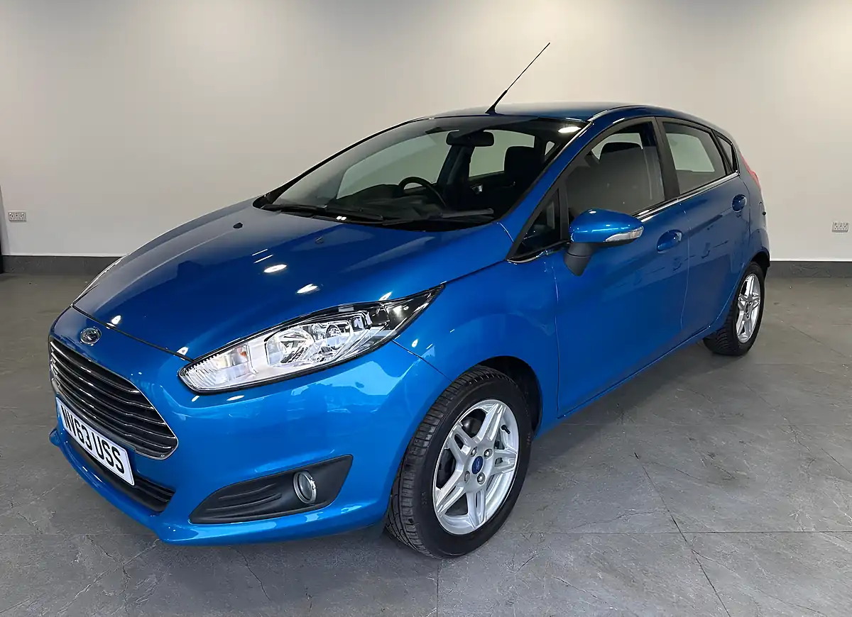 Used 2014 Ford Fiesta Zetec Candy Blue - Interior and Exterior details 7