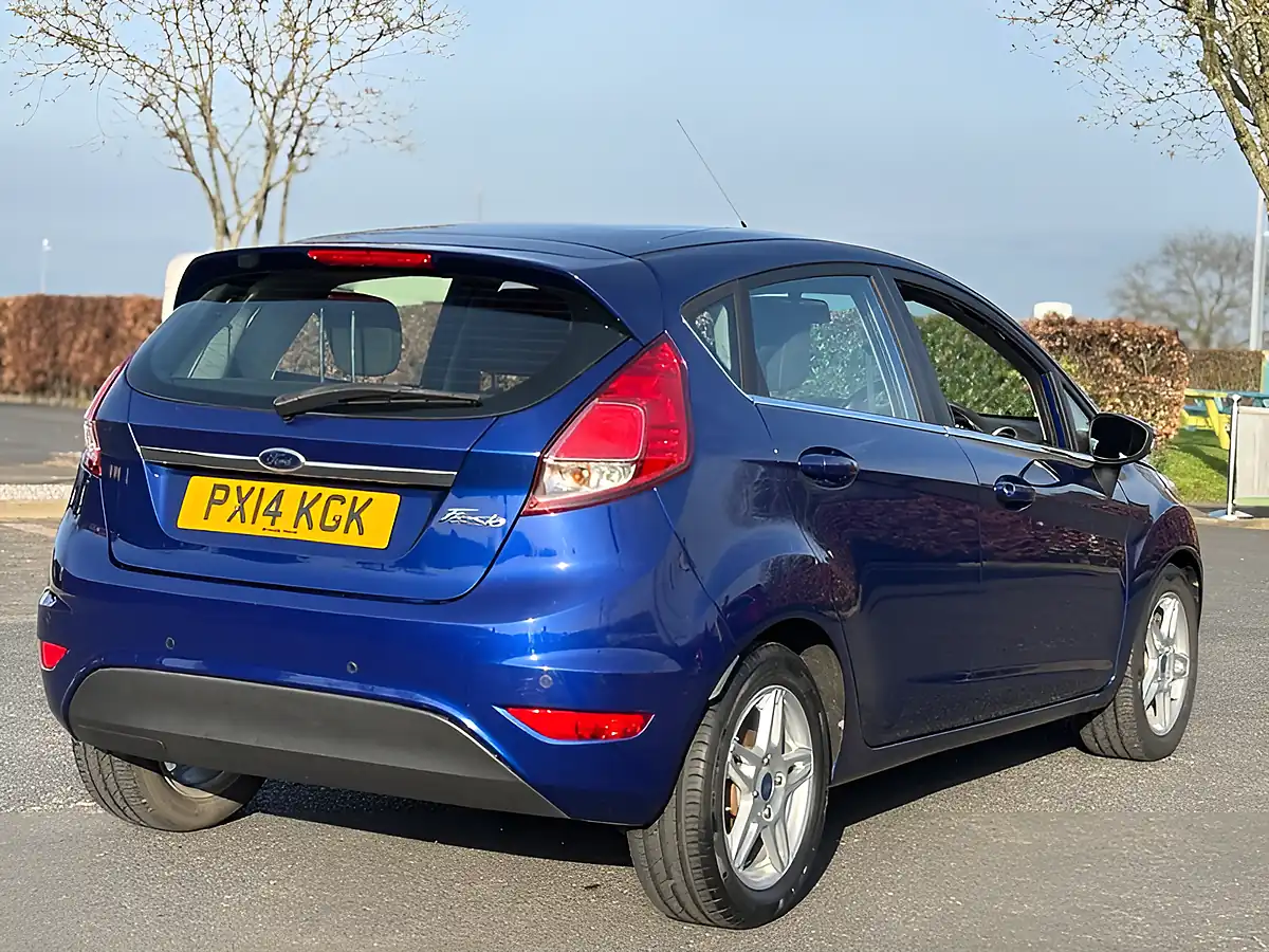 Used 2014 Ford Fiesta Zetec Deep Impact Blue - Interior and Exterior details 11