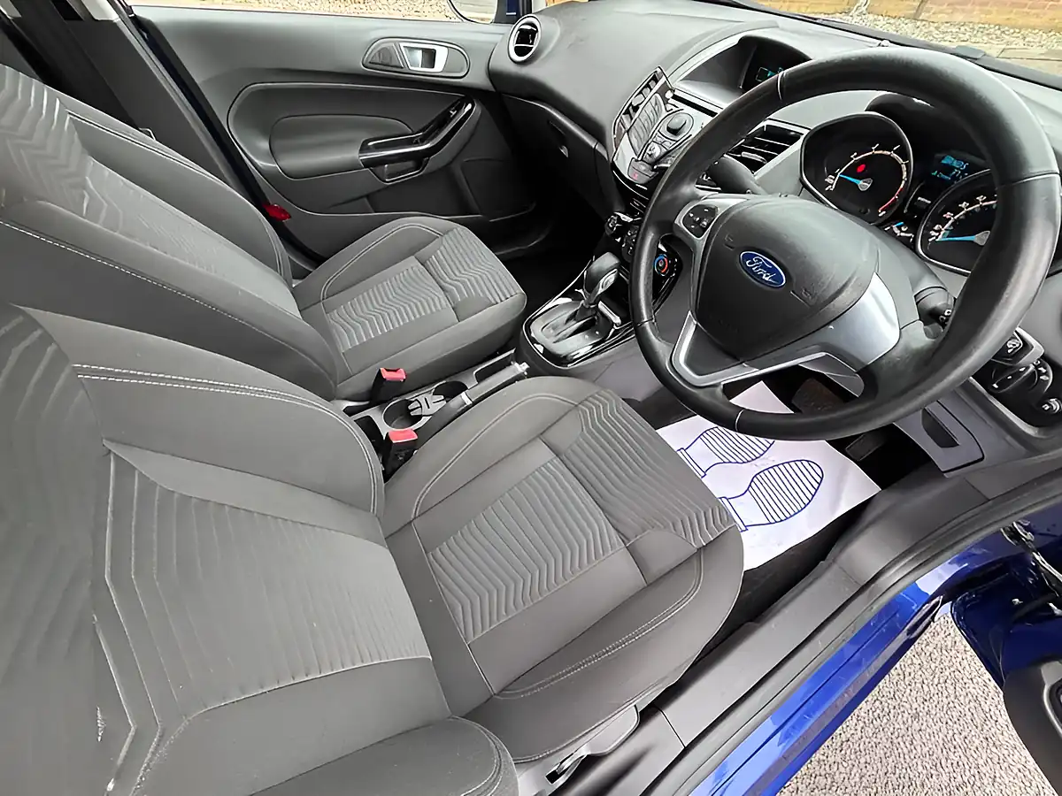 Used 2014 Ford Fiesta Zetec Deep Impact Blue - Interior and Exterior details 18