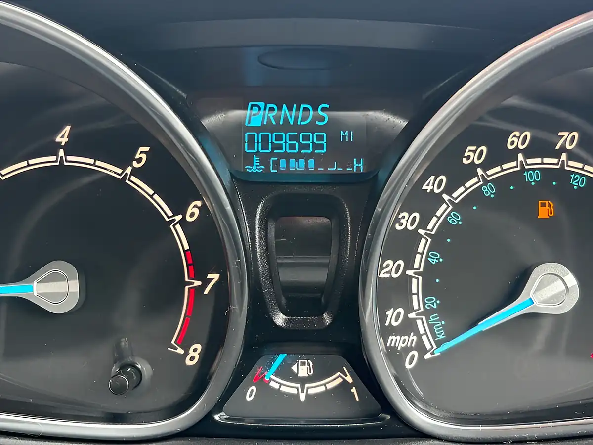 Used 2014 Ford Fiesta Zetec Deep Impact Blue - Interior and Exterior details 20
