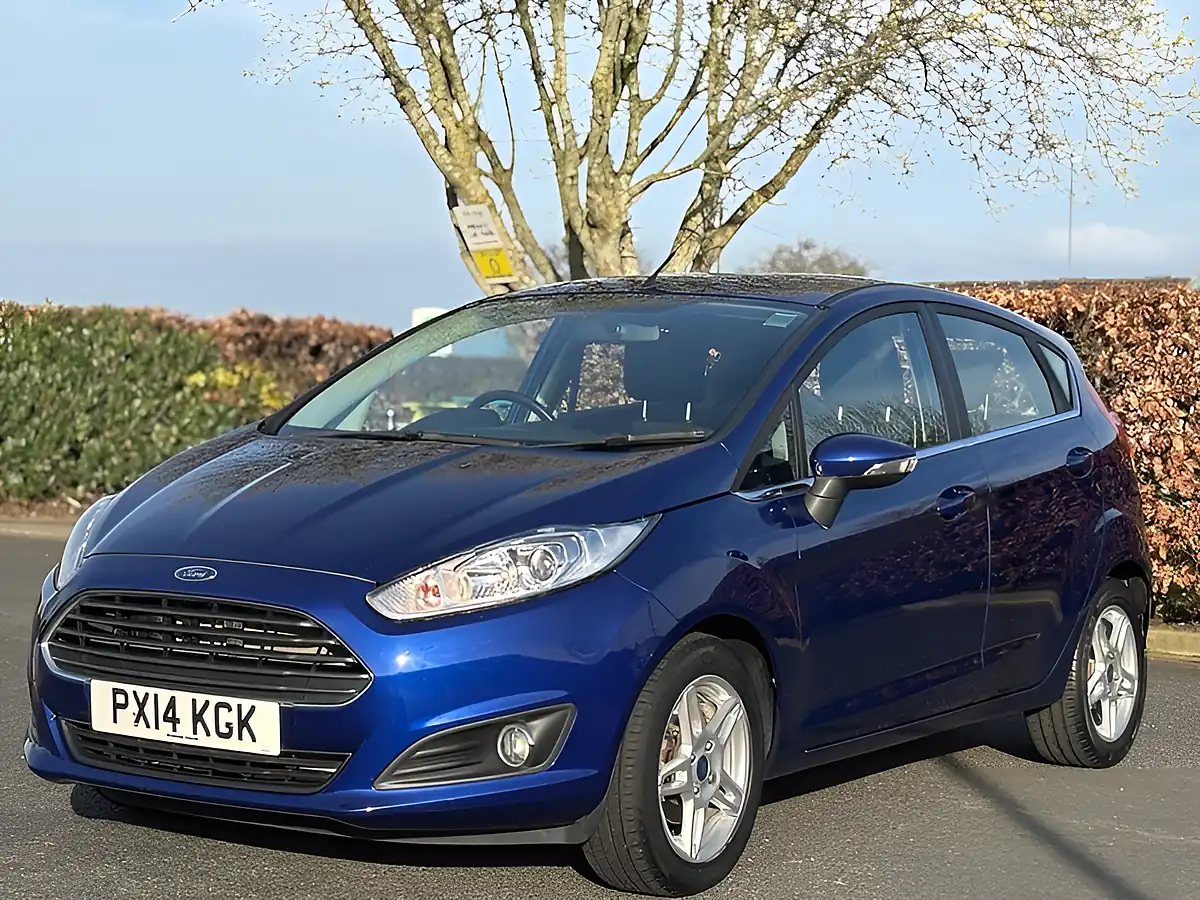 Used 2014 Ford Fiesta Zetec Deep Impact Blue - Interior and Exterior details 3