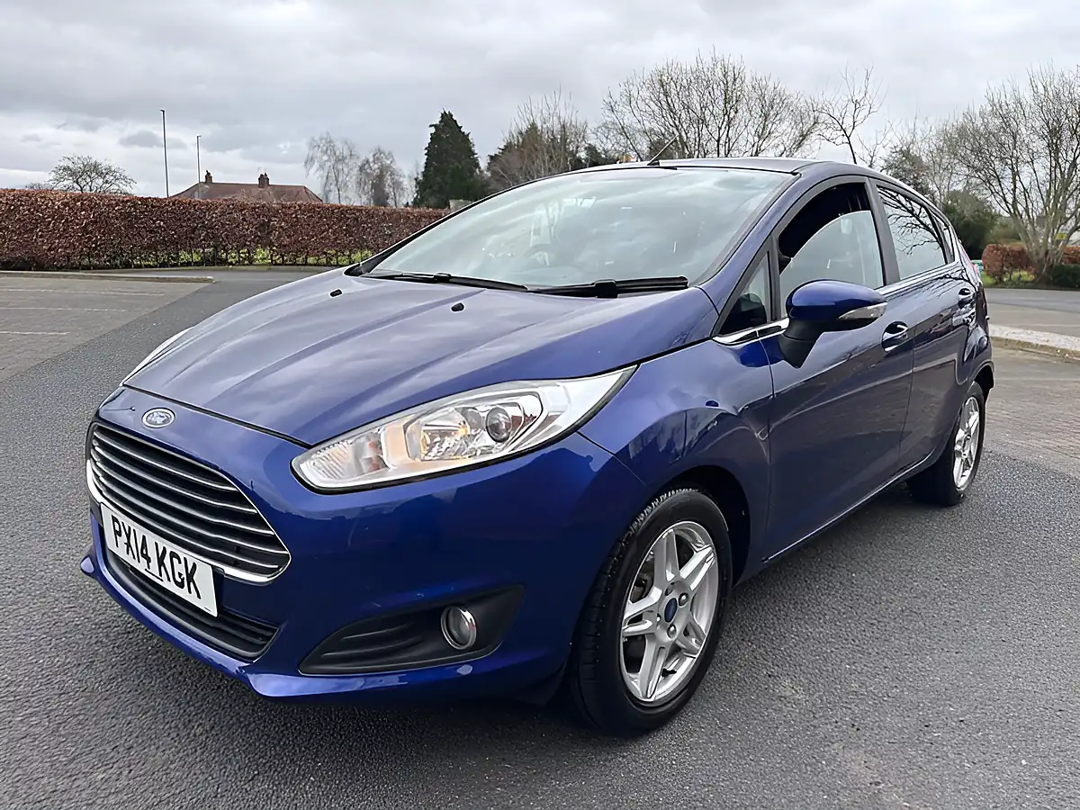 Used 2014 Ford Fiesta Zetec Deep Impact Blue - Interior and Exterior details 4