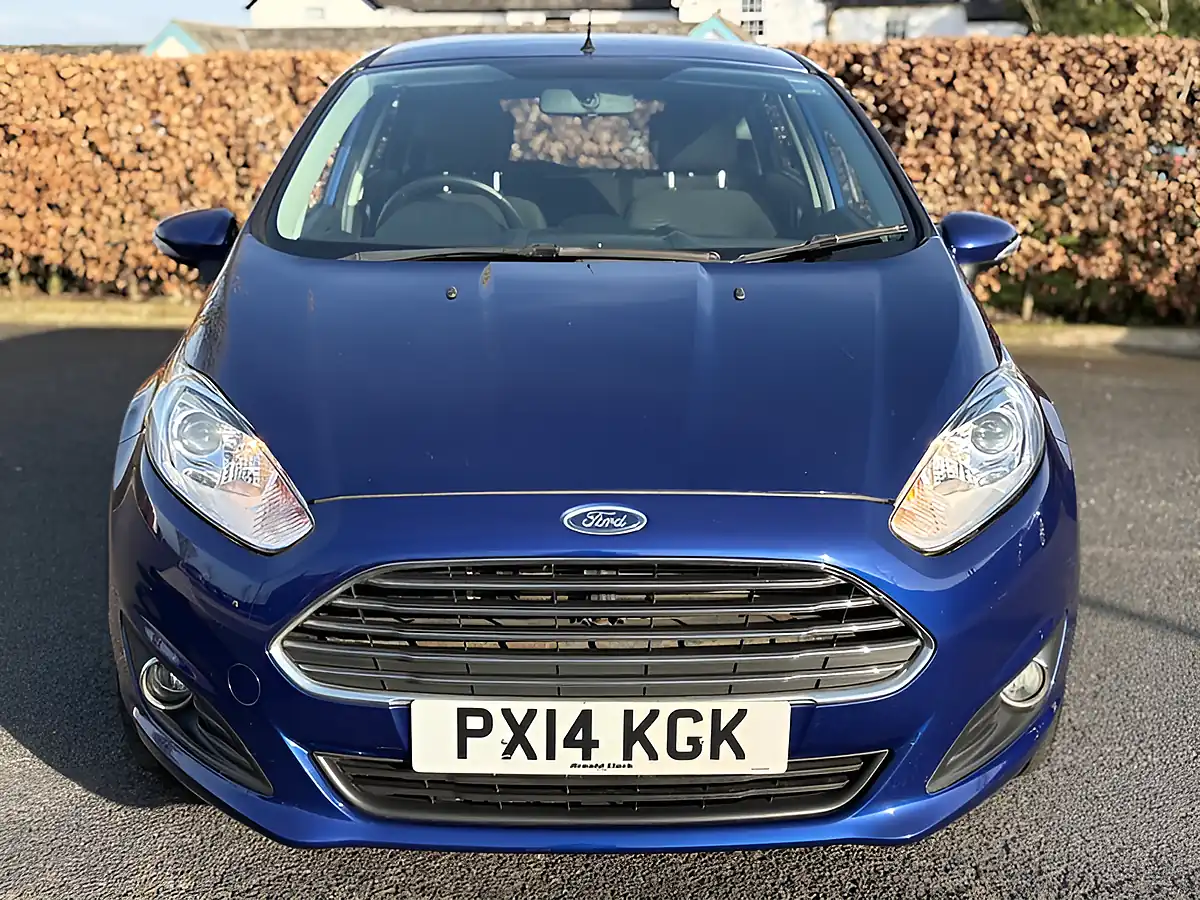 Used 2014 Ford Fiesta Zetec Deep Impact Blue - Interior and Exterior details 5