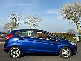 Used 2014 Ford Fiesta Zetec Deep Impact Blue - Interior and Exterior details 9