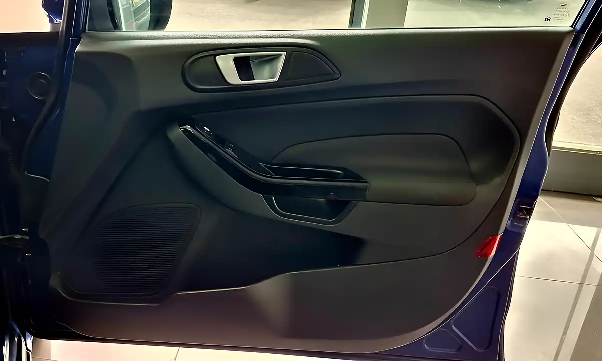 Used 2014 Ford Fiesta Zetec Deep Impact Blue - Interior and Exterior details 11