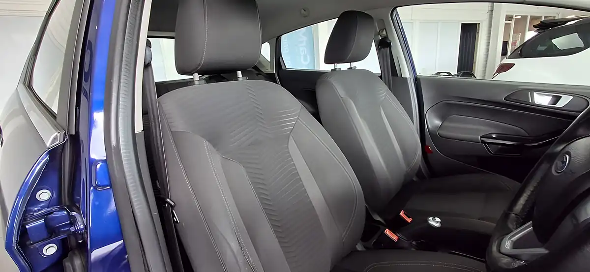 Used 2014 Ford Fiesta Zetec Deep Impact Blue - Interior and Exterior details 12