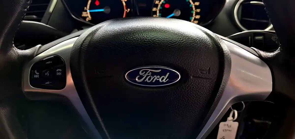 Used 2014 Ford Fiesta Zetec Deep Impact Blue - Interior and Exterior details 15