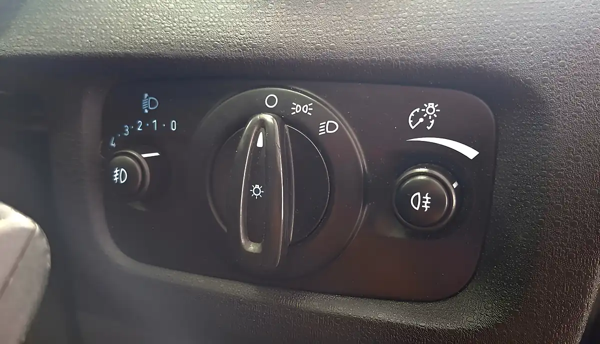 Used 2014 Ford Fiesta Zetec Deep Impact Blue - Interior and Exterior details 16