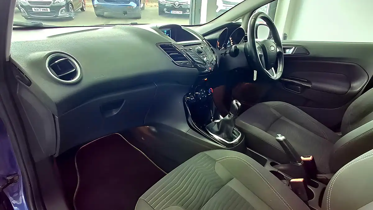 Used 2014 Ford Fiesta Zetec Deep Impact Blue - Interior and Exterior details 17