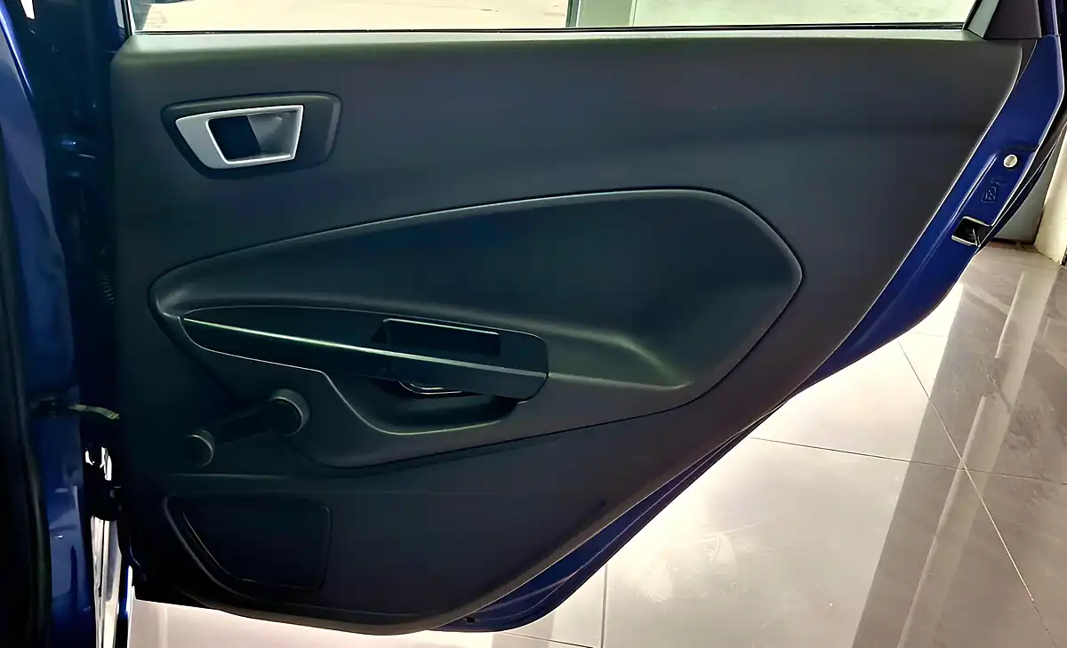 Used 2014 Ford Fiesta Zetec Deep Impact Blue - Interior and Exterior details 19