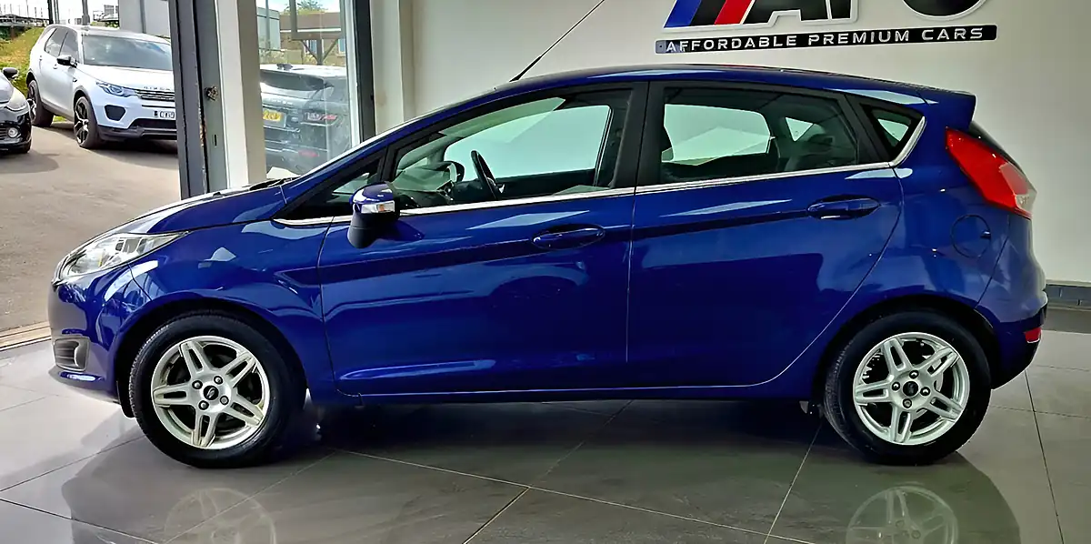 Used 2014 Ford Fiesta Zetec Deep Impact Blue - Interior and Exterior details 2