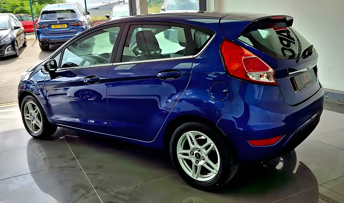 Used 2014 Ford Fiesta Zetec Deep Impact Blue - Interior and Exterior details 3
