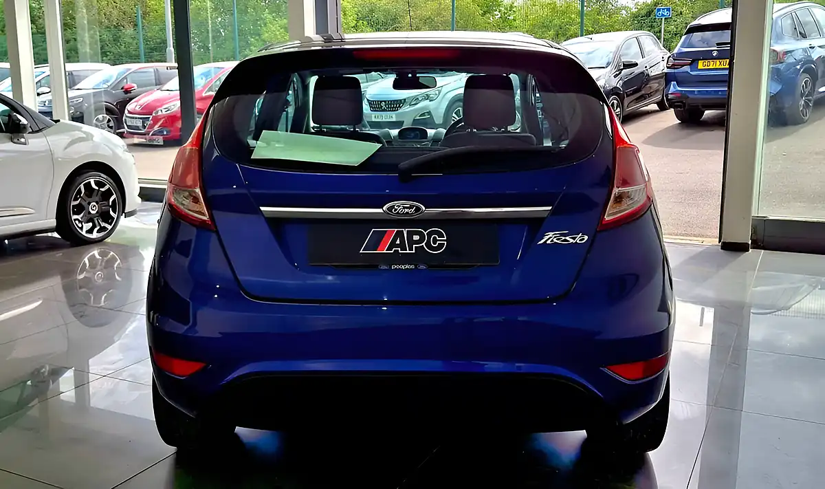 Used 2014 Ford Fiesta Zetec Deep Impact Blue - Interior and Exterior details 4