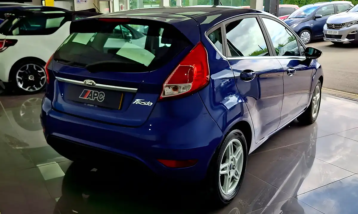 Used 2014 Ford Fiesta Zetec Deep Impact Blue - Interior and Exterior details 5