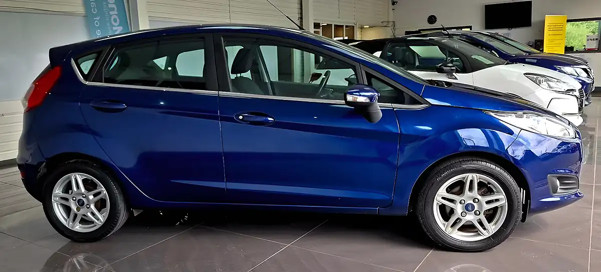 Used 2014 Ford Fiesta Zetec Deep Impact Blue - Interior and Exterior details 6