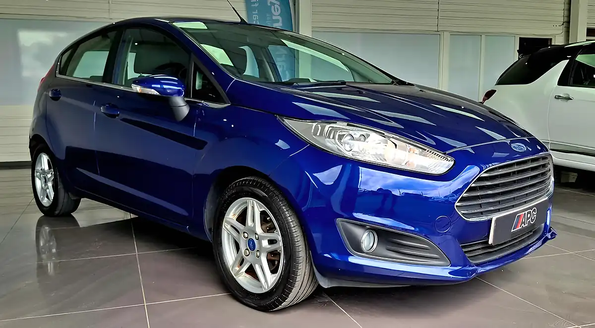 Used 2014 Ford Fiesta Zetec Deep Impact Blue - Interior and Exterior details 7