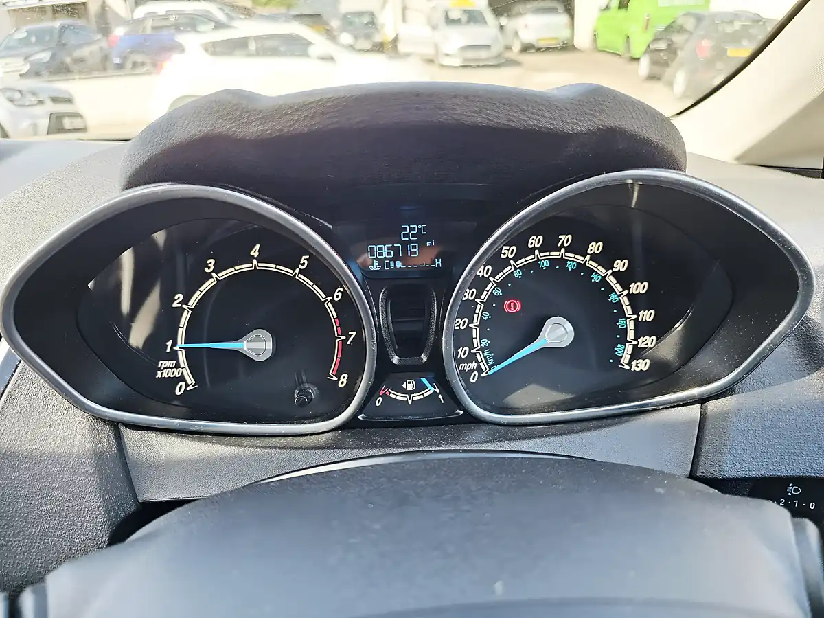 Used 2014 Ford Fiesta Zetec Grey - Interior and Exterior details 12