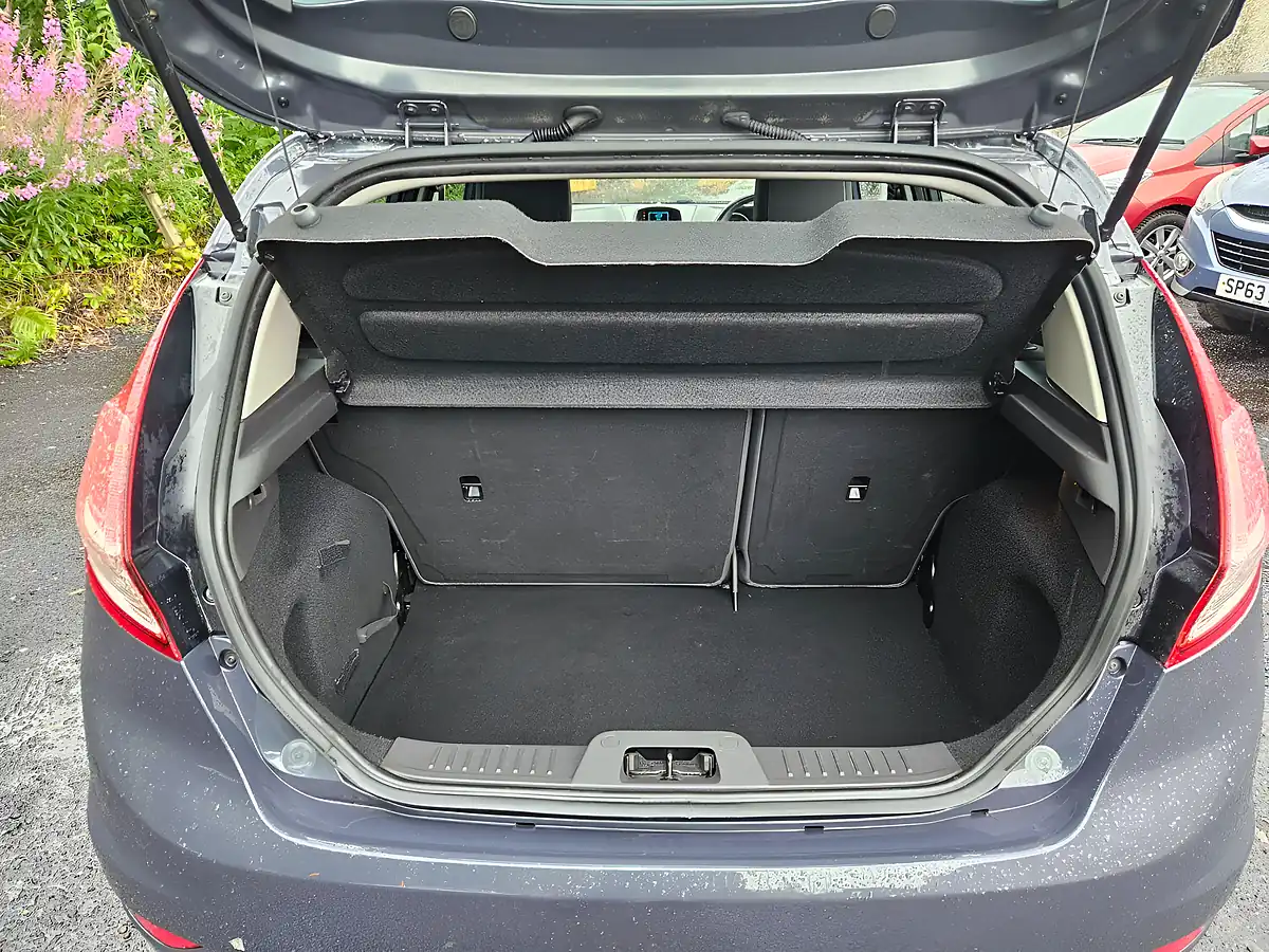 Used 2014 Ford Fiesta Zetec Grey - Interior and Exterior details 17