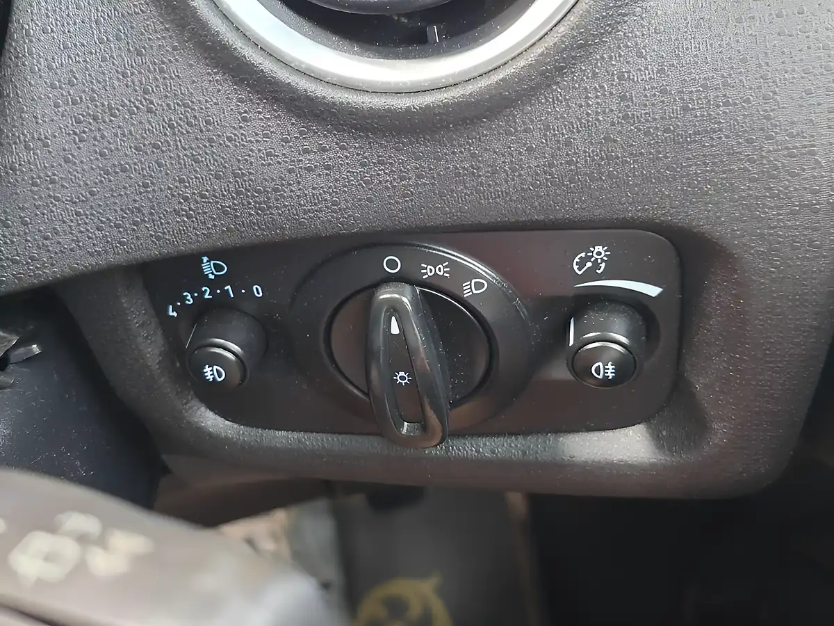 Used 2014 Ford Fiesta Zetec Grey - Interior and Exterior details 16