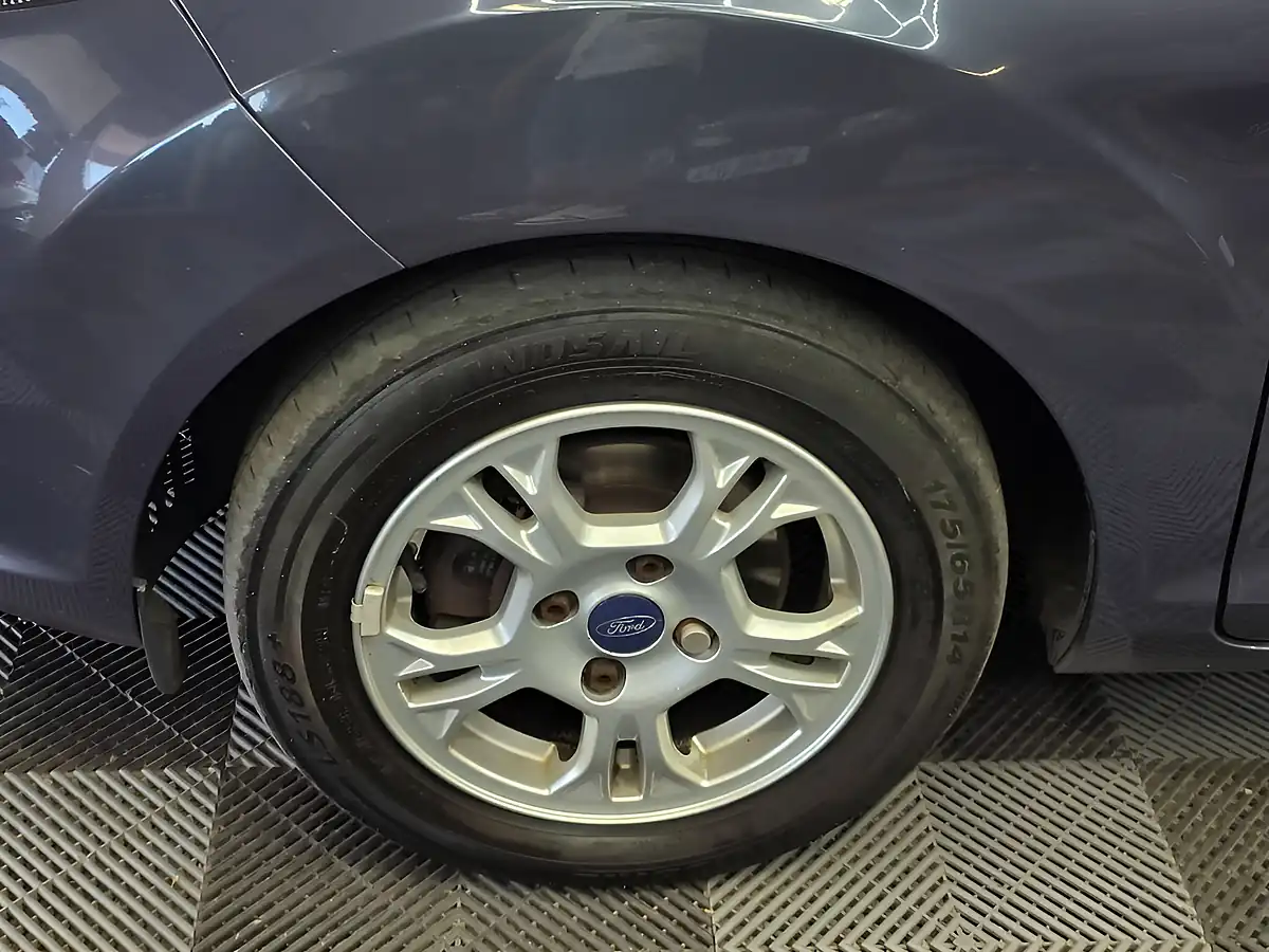 Used 2014 Ford Fiesta Zetec Grey - Interior and Exterior details 20