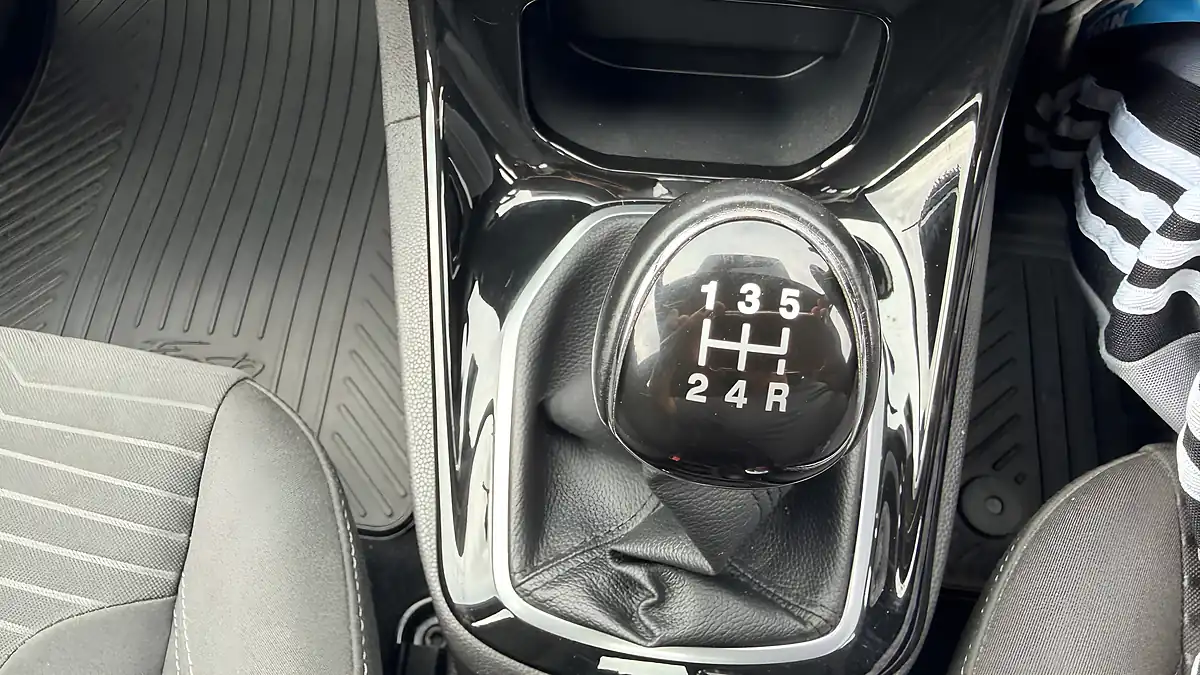 Used 2014 Ford Fiesta Zetec Grey - Interior and Exterior details 14