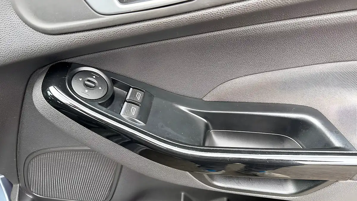 Used 2014 Ford Fiesta Zetec Grey - Interior and Exterior details 15