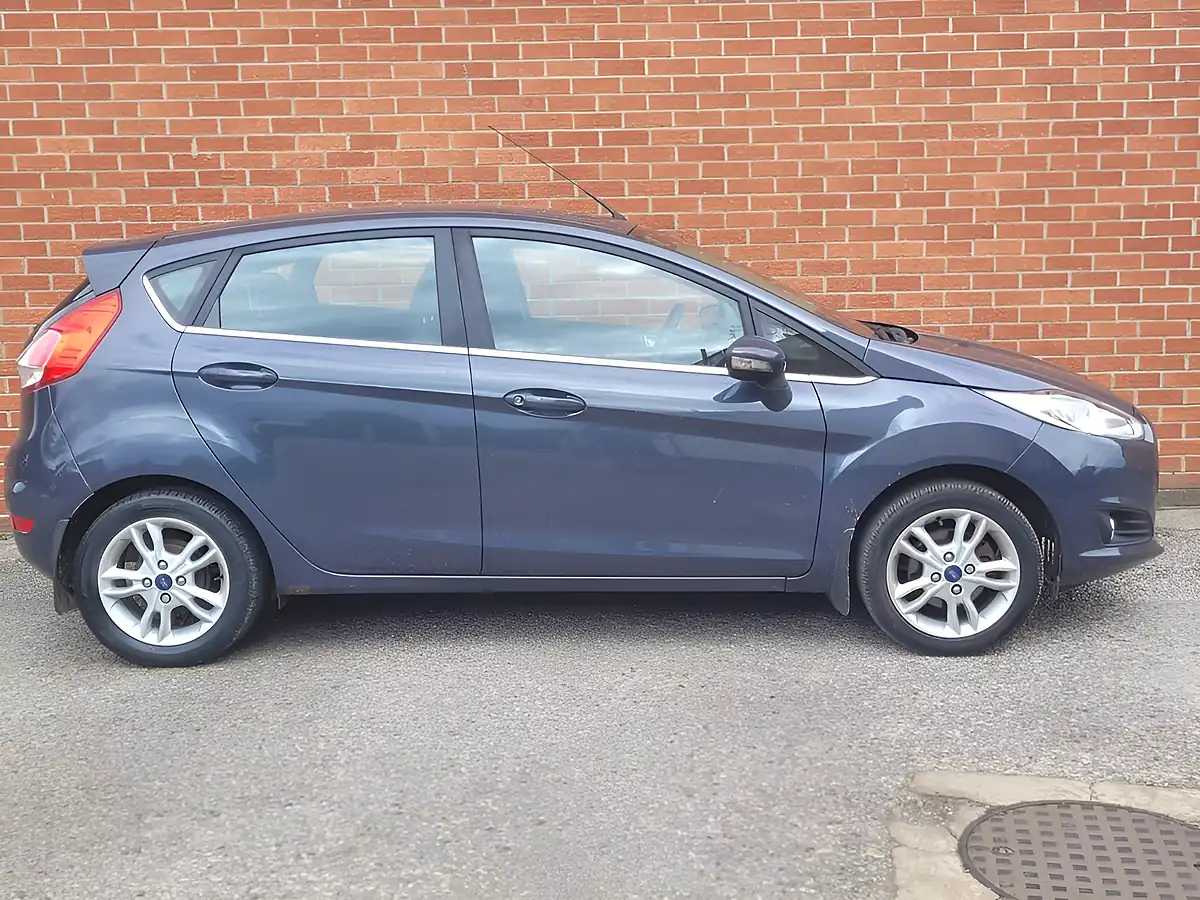 Used 2014 Ford Fiesta Zetec Grey - Interior and Exterior details 7