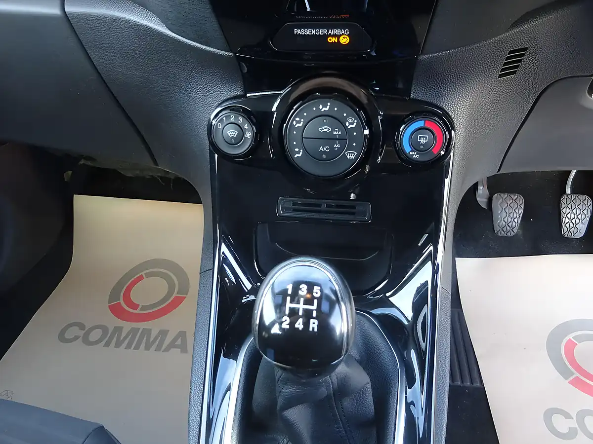 Used 2014 Ford Fiesta Zetec Grey - Interior and Exterior details 13