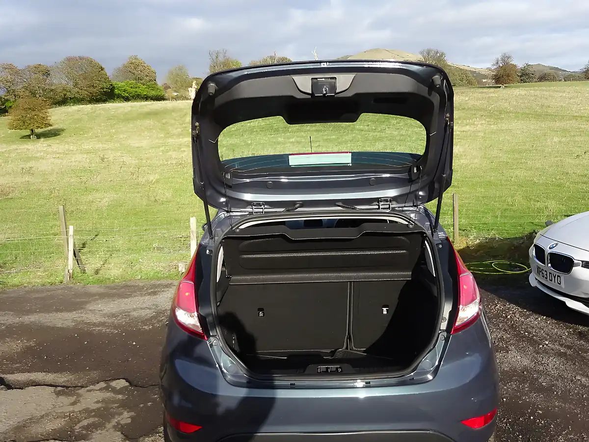 Used 2014 Ford Fiesta Zetec Grey - Interior and Exterior details 17