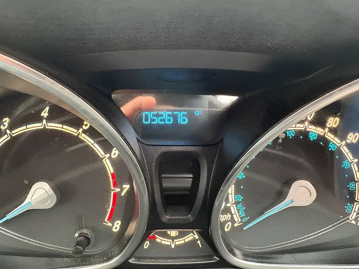Used 2014 Ford Fiesta Zetec Race Red - Interior and Exterior details 10