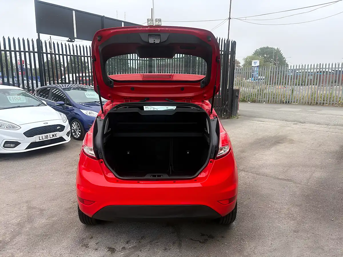 Used 2014 Ford Fiesta Zetec Race Red - Interior and Exterior details 15