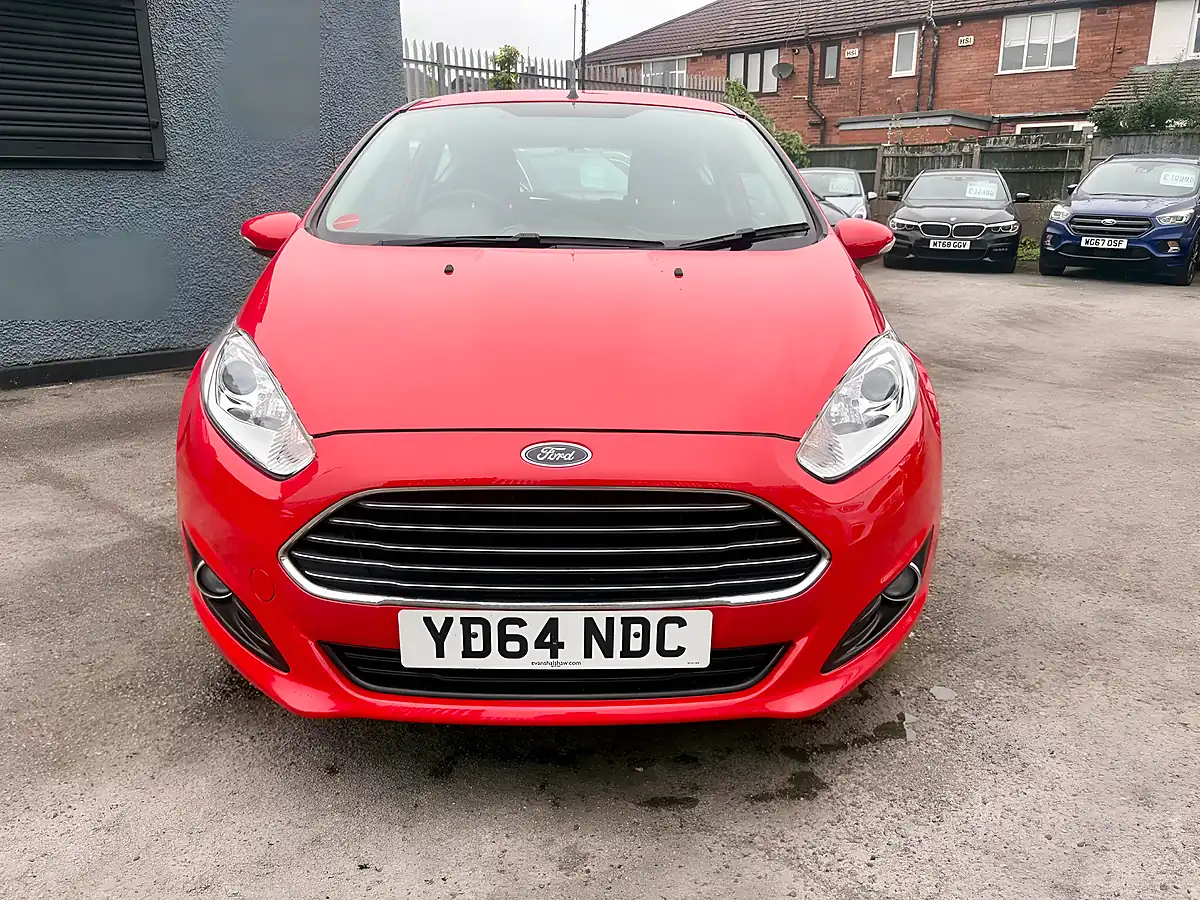 Used 2014 Ford Fiesta Zetec Race Red - Interior and Exterior details 20