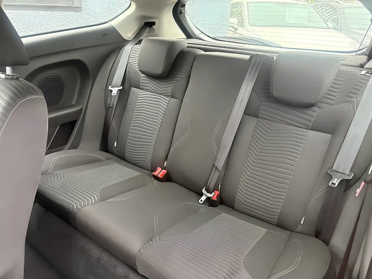 Used 2014 Ford Fiesta Zetec Race Red - Interior and Exterior details 7