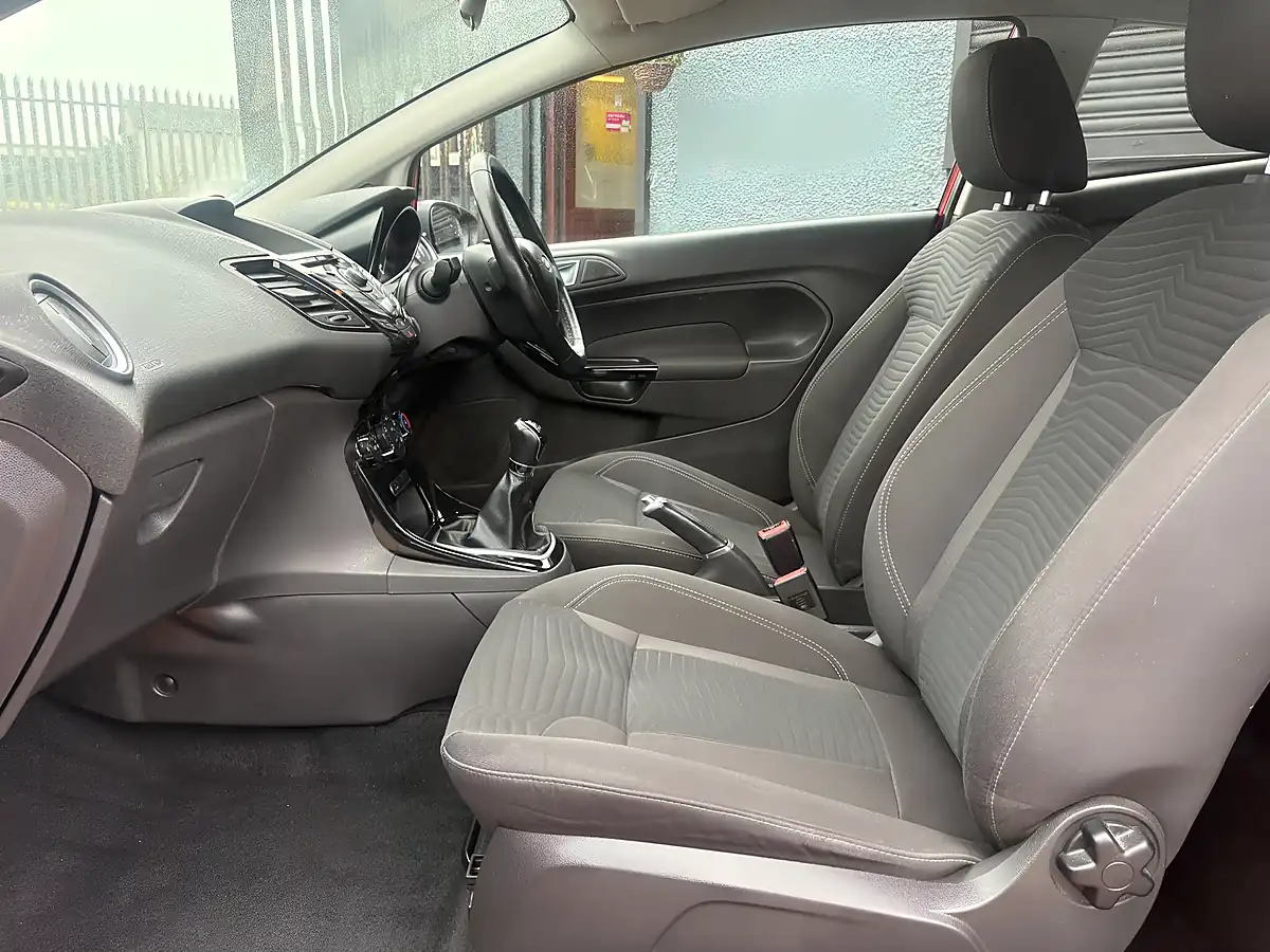 Used 2014 Ford Fiesta Zetec Race Red - Interior and Exterior details 9
