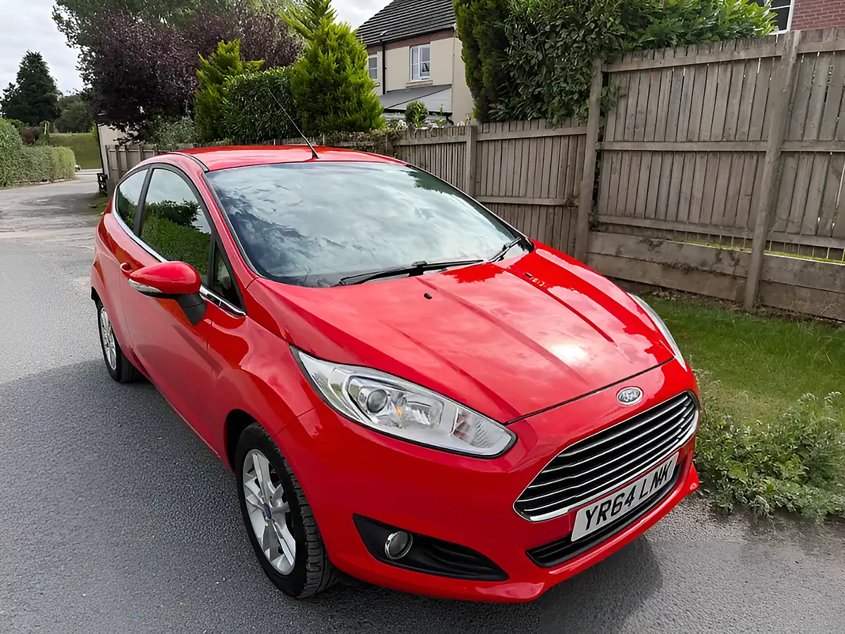 Used 2014 Ford Fiesta Zetec Race Red - Front View