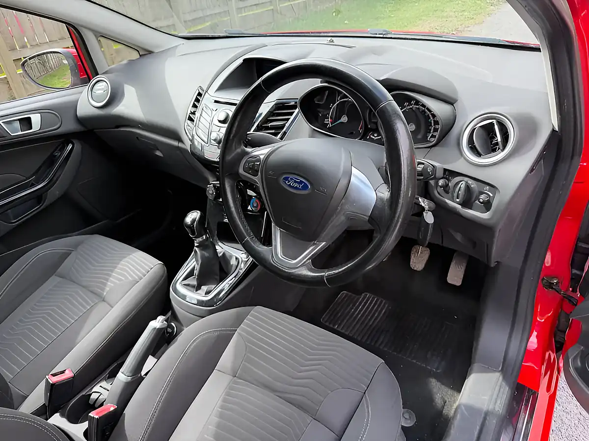 Used 2014 Ford Fiesta Zetec Race Red - Interior and Exterior details 10