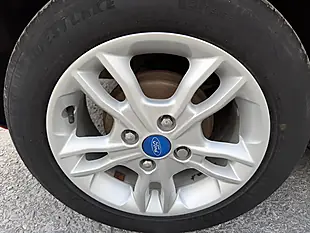Used 2014 Ford Fiesta Zetec Race Red - Interior and Exterior details 15