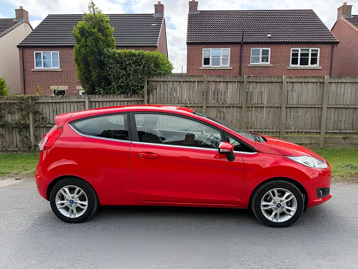 Used 2014 Ford Fiesta Zetec Race Red - Interior and Exterior details 7