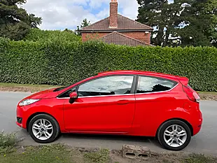 Used 2014 Ford Fiesta Zetec Race Red - Interior and Exterior details 9